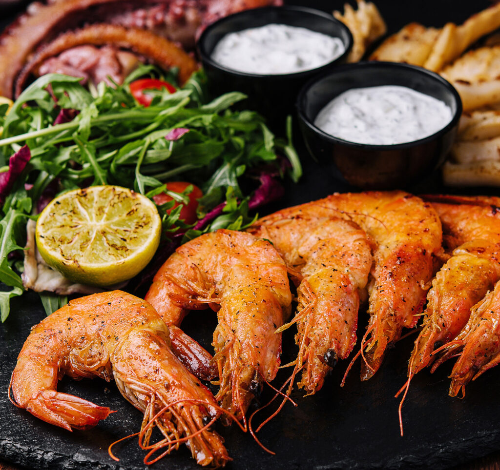 Fried shrimps with sauce